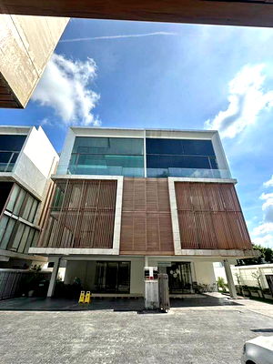 เช่าโฮมออฟฟิศ ม.ราชภัฏจันทรเกษม : ให้เช่า Business Penthouse 6 ชั้น ซอยรัชดา 32 ใกล้ MRT สถานีลาดพร้าว