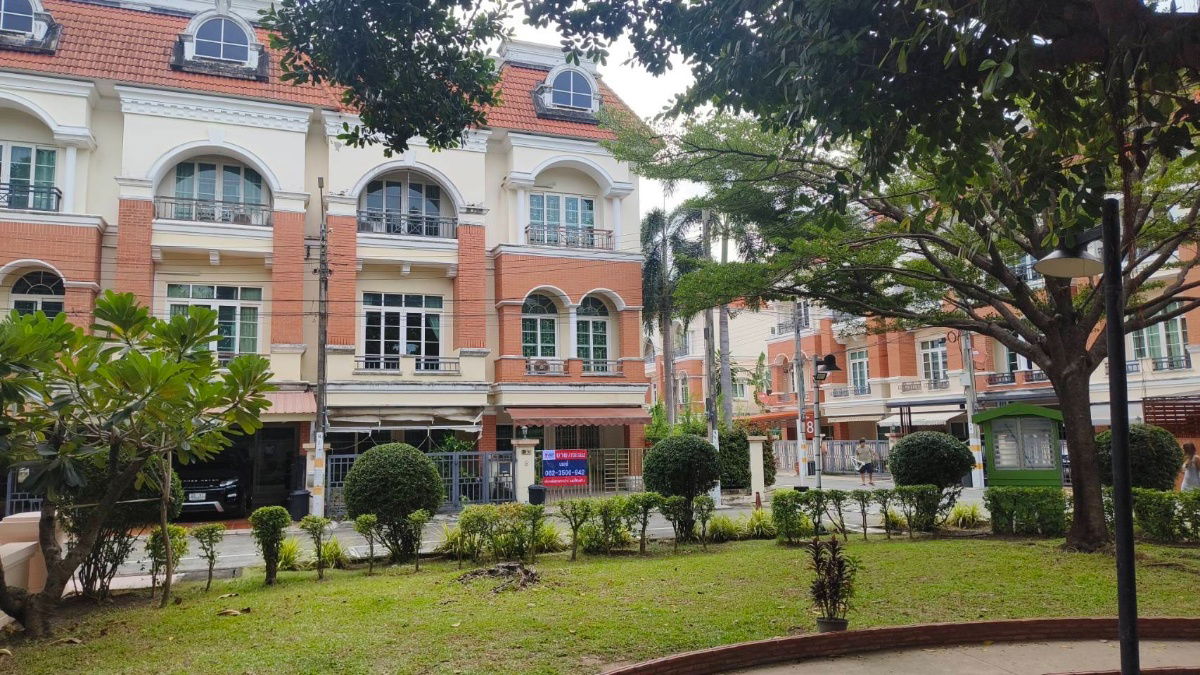 picture 3-storey townhouse, Casa City Nuanchan 1, corner unit, best location - 1/22
