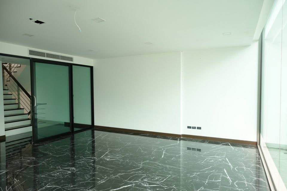 รูป ให้เช่า Business Penthouse 6 ชั้น ซอยรัชดา 32 ใกล้ MRT สถานีลาดพร้าว - รูปที่ 4/13