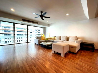 เช่ากิจการ ถนนวิทยุ : Impressive 3 Bedroom Apartment For Rent in Sukhumvit 12 - BR21295AP
