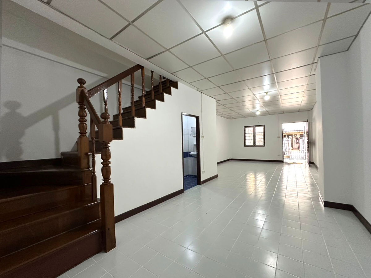 รูป ขายทาวน์เฮ้าส์ 2 ชั้น 16 ตรว. 2ห้องนอน 2ห้องน้ำ นนทบุรี 1.9ล้าน - รูปที่ 3/15