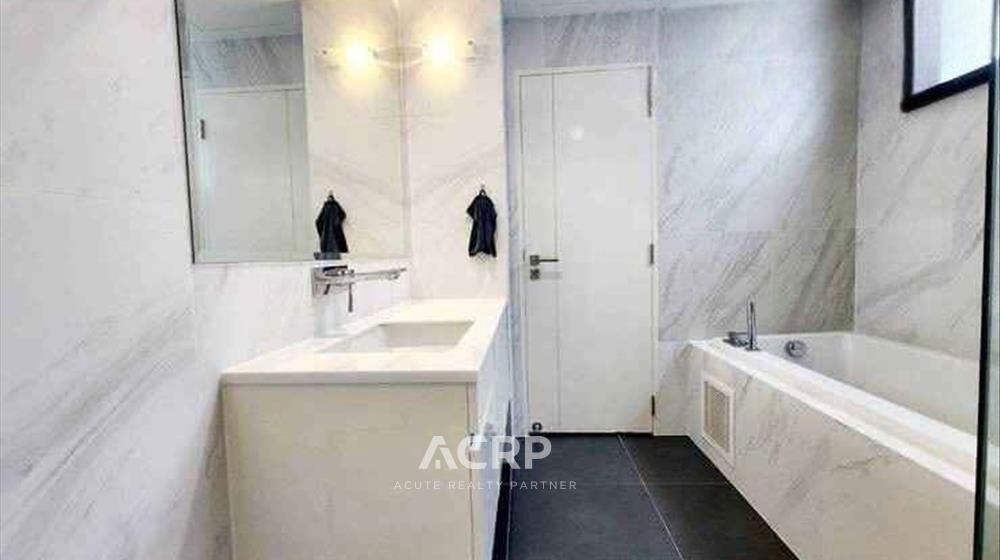 picture 3-story luxury house for sale, Baan Klang Muang Village, Classe Ekkamai-Ramindra. Near Ramindra - At Narong Expressway - 10/19