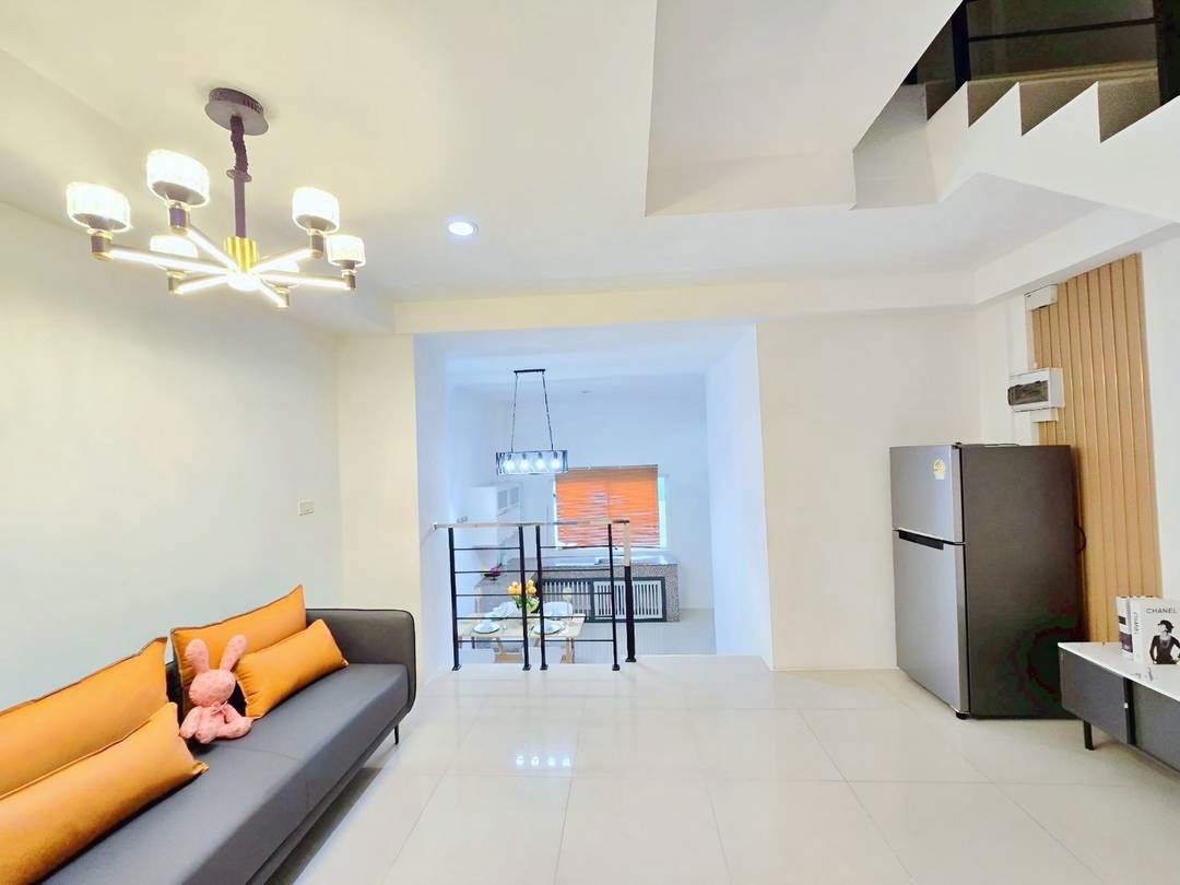picture 3Storey Townhome near Sukhumvit in Soi Khaotalo 4beds 5baths - 6/19