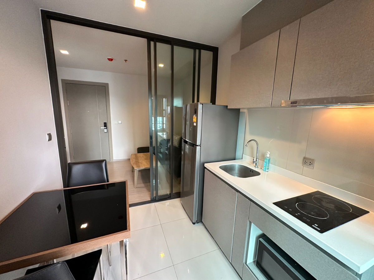 picture For Rent Life Asoke Rama 9 Very High Floor Very Nice View 32 Sqm 1 Bedroom 1 Bathroom near MRT Phra Ram 9 and G Tower - 18/34