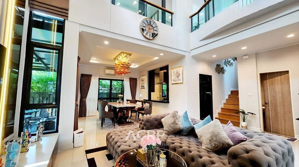 picture Luxury 3-storey house for sale, Supalai Essence Village, Suan Luang, Chaloem Prakiat Road, Rama 9 - 6/19
