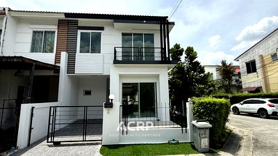 Townhouses for sale Big C Foodplace Sukhaphiban 5 : Townhouse for sale, renovated, Vista Avenue, Watcharapol, Sai Mai, size 28 square wah, 3 bedrooms, Ref no. 00159979