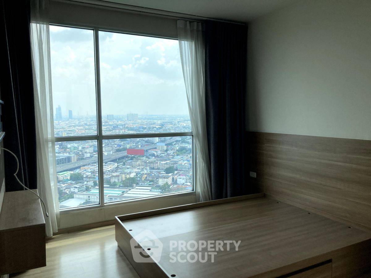 รูป คอนโด 3-ห้องนอน ที่ ริธึ่ม สาทร ใกล้ BTS สะพานตากสิน (ID 2145637) - รูปที่ 2/7