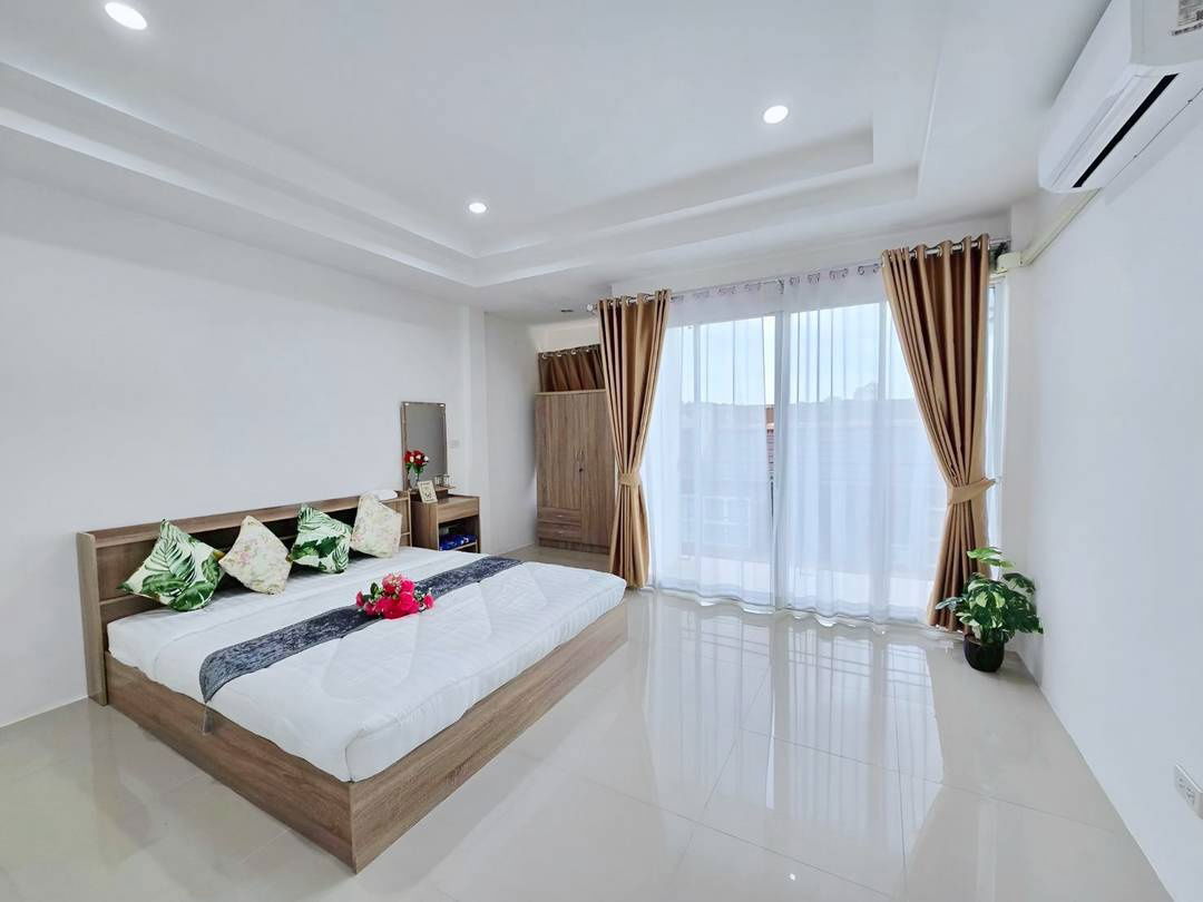 picture 3Storey Townhome near Sukhumvit in Soi Khaotalo 4beds 5baths - 13/19