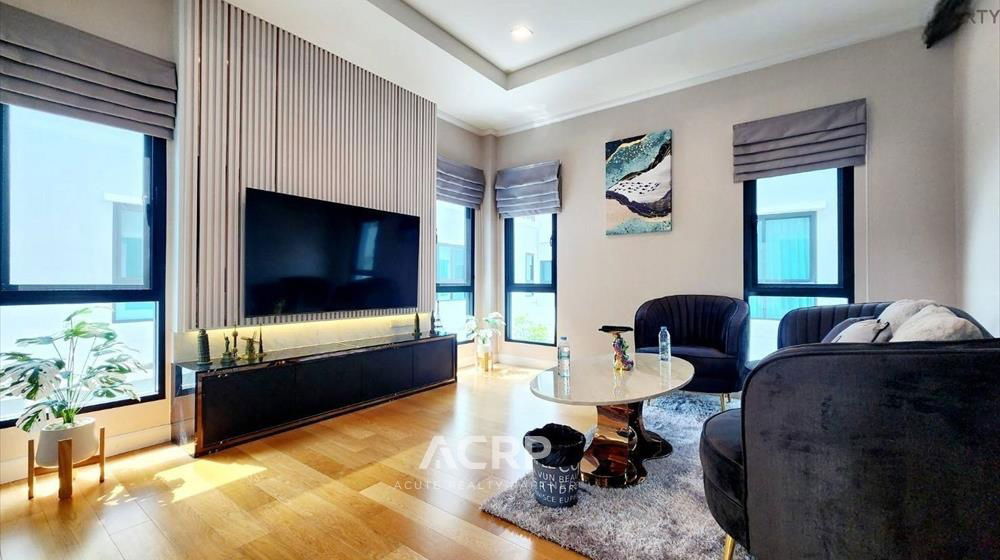 picture Luxury 3-storey house for sale, Supalai Essence Village, Suan Luang, Chaloem Prakiat Road, Rama 9 - 15/19