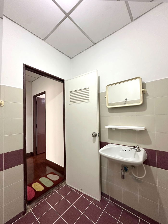 รูป ขายทาวน์เฮ้าส์ 2 ชั้น 16 ตรว. 2ห้องนอน 2ห้องน้ำ นนทบุรี 1.9ล้าน - รูปที่ 13/15