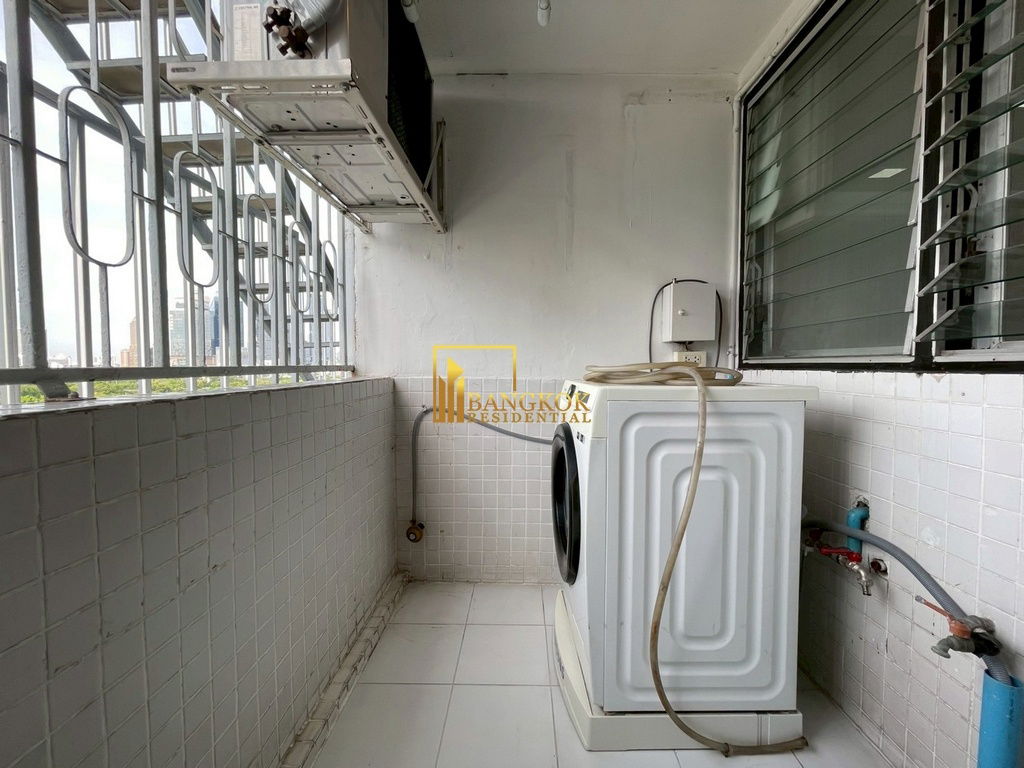 รูป Impressive 3 Bedroom Apartment For Rent in Sukhumvit 12 - BR21295AP - รูปที่ 33/49