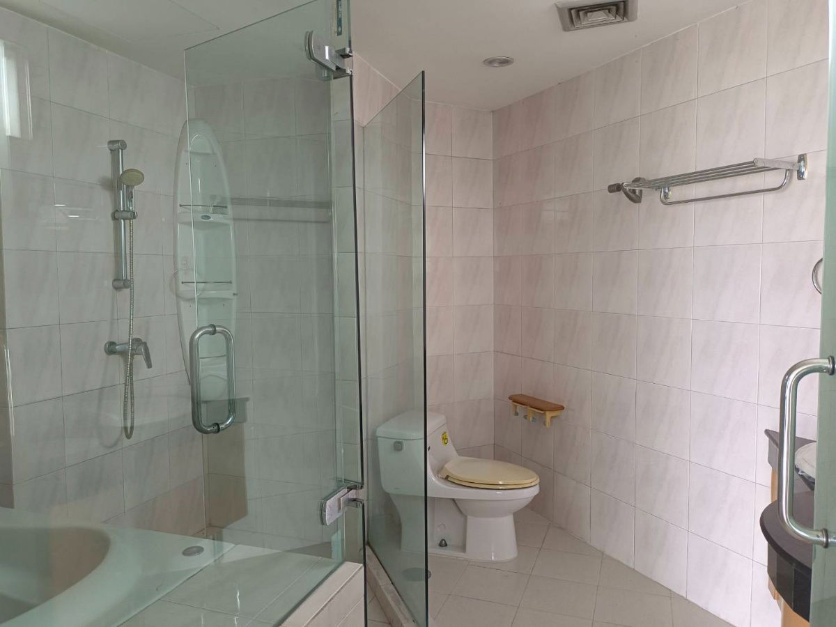 picture One-bedroom condo for rent in NS Tower Bangna Condominium, near Central Bangna Department Store - 8/10
