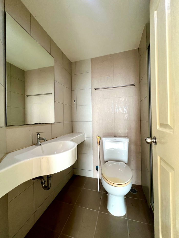 picture Bright, North-Facing Empty Unit! Cool and Quiet All Day | For Sale: Condo at Lumpini Ville Ladprao–Chokchai 4 — Just 180m from MRT! - 7/14