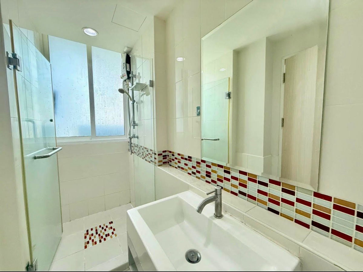 picture code : B132 M Society Condominium - 9/11