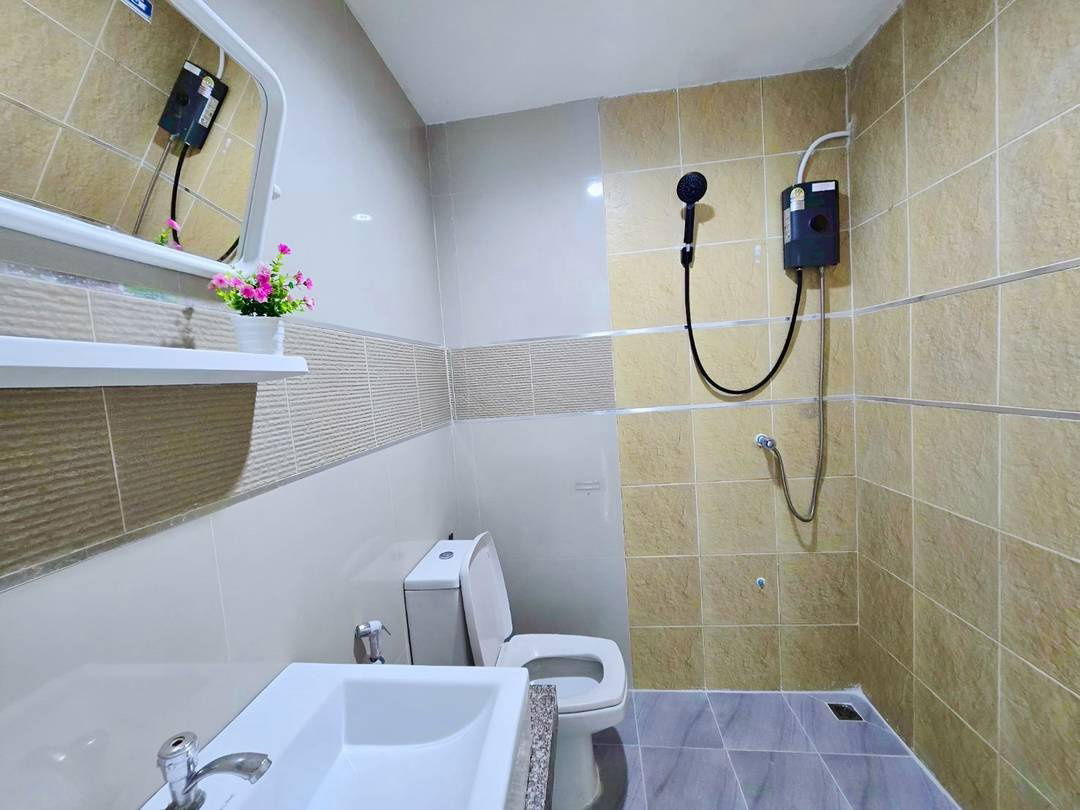 picture 3Storey Townhome near Sukhumvit in Soi Khaotalo 4beds 5baths - 15/19