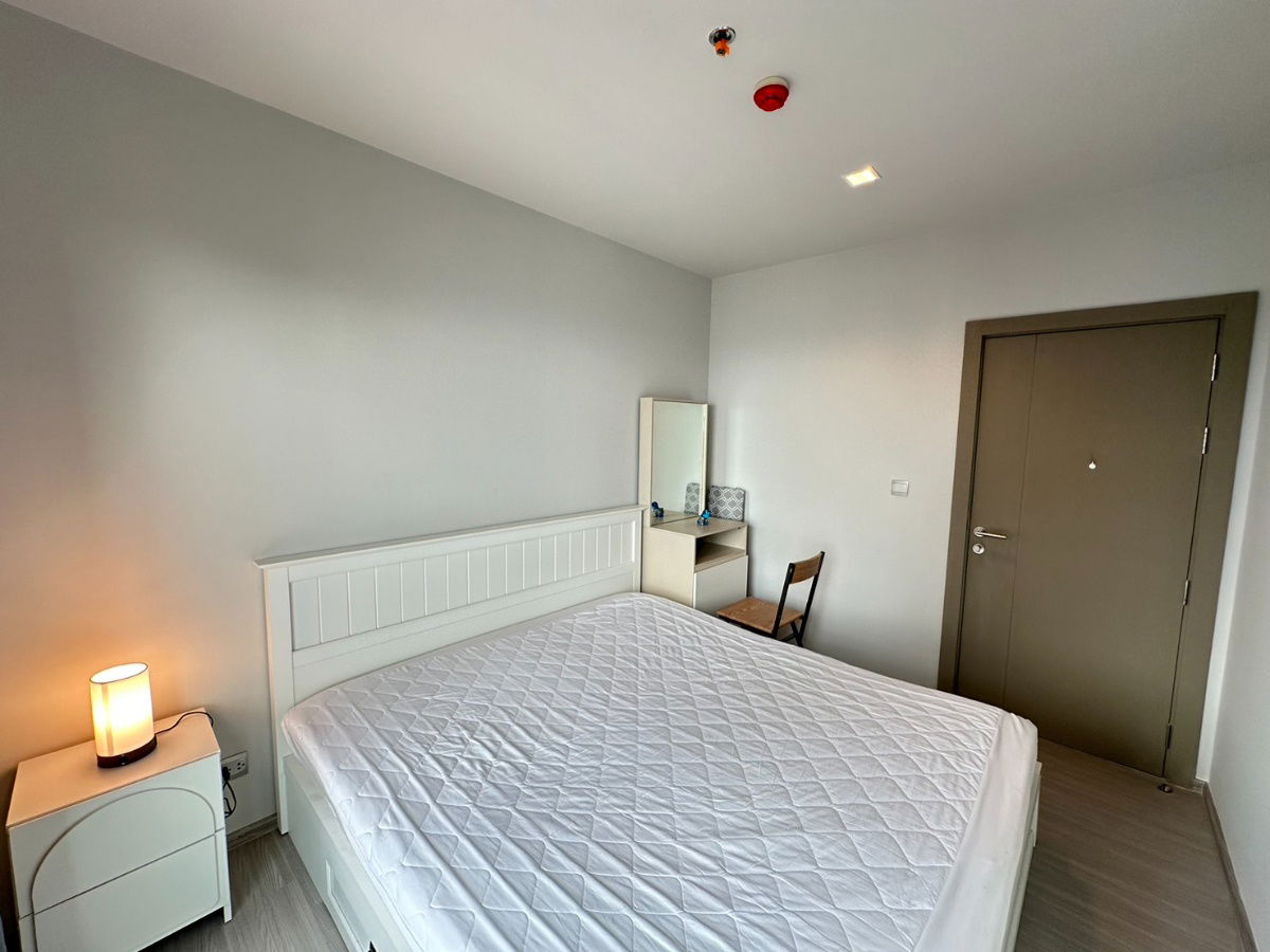 picture For Rent Life Asoke Rama 9 Very High Floor Very Nice View 32 Sqm 1 Bedroom 1 Bathroom near MRT Phra Ram 9 and G Tower - 12/34