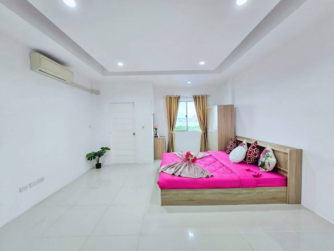 picture 3Storey Townhome near Sukhumvit in Soi Khaotalo 4beds 5baths - 12/19