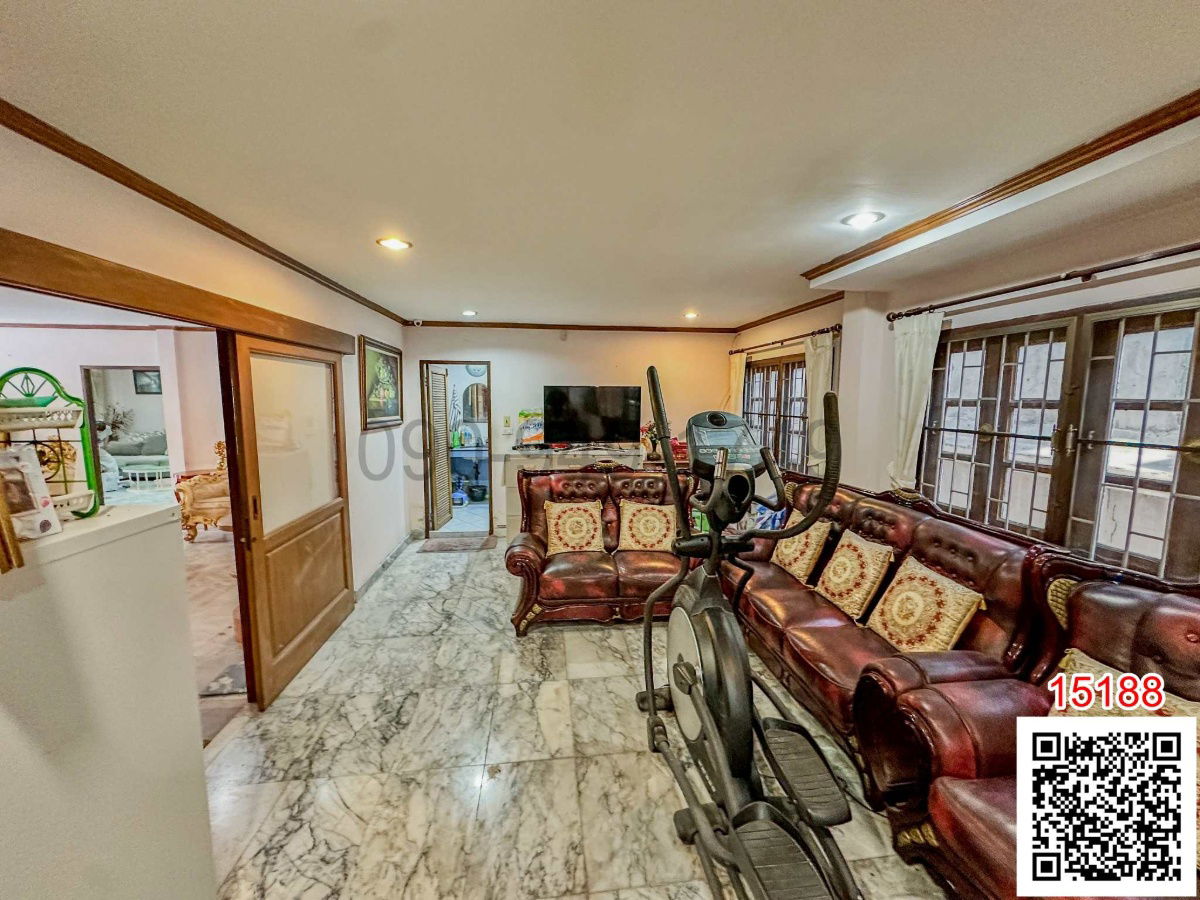 รูป ขาย บ้านเดี่ยว 2 ชั้น+ที่โกดัง ถ.รามอินทรา ตรงข้ามแฟชั่นไอซ์แลนด์ ทำเลดีซอย รามอินทรา 60 - รูปที่ 5/20
