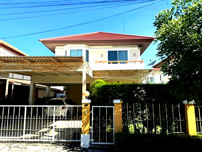 Houses for sale : Urgent sale: Two-story detached house, 3 bedrooms, 3 bathrooms, Chuan Chuen Greenbound, priced at 3.75 million baht.