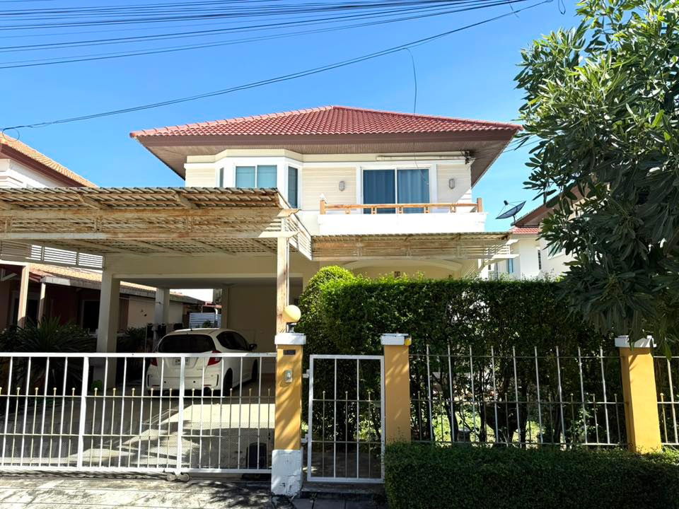 picture Urgent sale: Two-story detached house, 3 bedrooms, 3 bathrooms, Chuan Chuen Greenbound, priced at 3.75 million baht. - 1/5