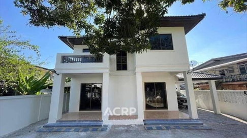 2-storey detached house for sale, Soi Sri Dan 1/5, self-built house, good location, only 200 meters from Srinakarin main road
