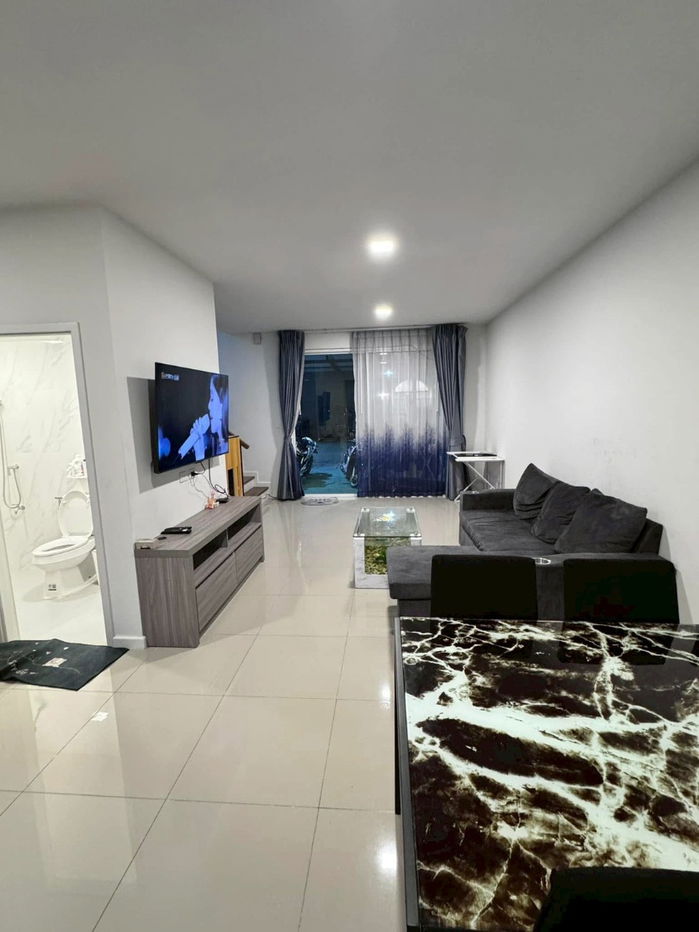 รูป 🏡✨ ให้เช่าทาวน์โฮม 2 ชั้น หมู่บ้าน The Verona Village พระราม9 - กรุงเทพกรีฑา - รูปที่ 4/20