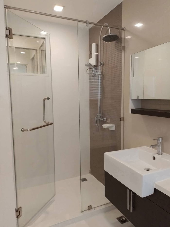 picture Code: KJ8342  for rent The Bloom Sukhumvit 71 // Line ID: @kjcondo (with @) // - 11/18