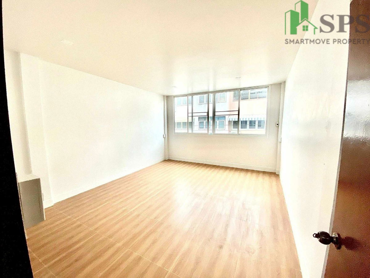 picture Commercial building for rent near Punnawithi BTS station (SPSAD3235) - 9/17