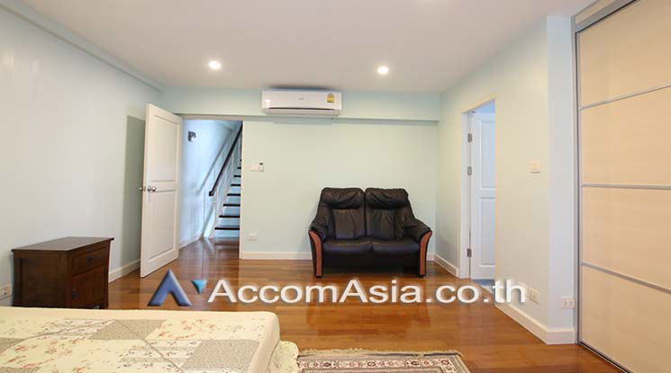 picture 🔼🔽 AccomA 📩 Bright home in compound near BTS and Emporium mall (5002901) - 8/11