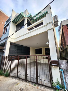 ขายด่วน‼️บ้านทาวน์เฮาส์ 3 ชั้น สุดคุ้มย่านสุขุมวิท 65 บ้านทำเลดีในราคาที่เอื้อมถึง บ้านทาวน์เฮาส์ 3 ชั้น ขนาด 20 วา 4 นอน 3 น้ำ