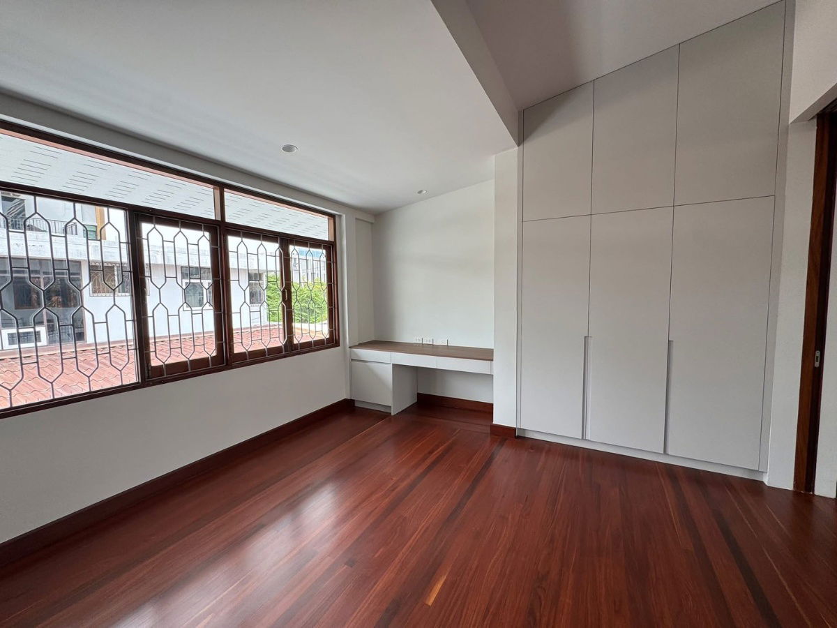 picture P0212 Fully Renovated Detached House for Rent – Pridi Banomyong 25 (Ekkamai Soi 10), Only 750 Meters from Sukhumvit 71 - 6/20