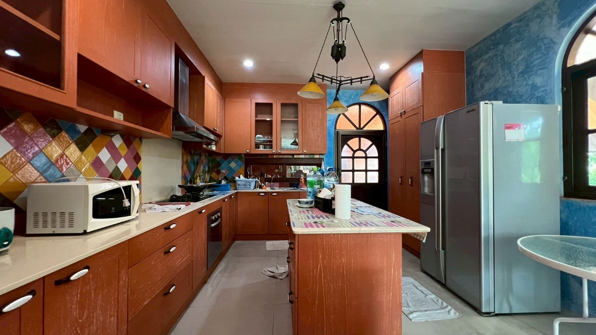 picture House for sale at Lakewood Golf course Country Club - 12/24