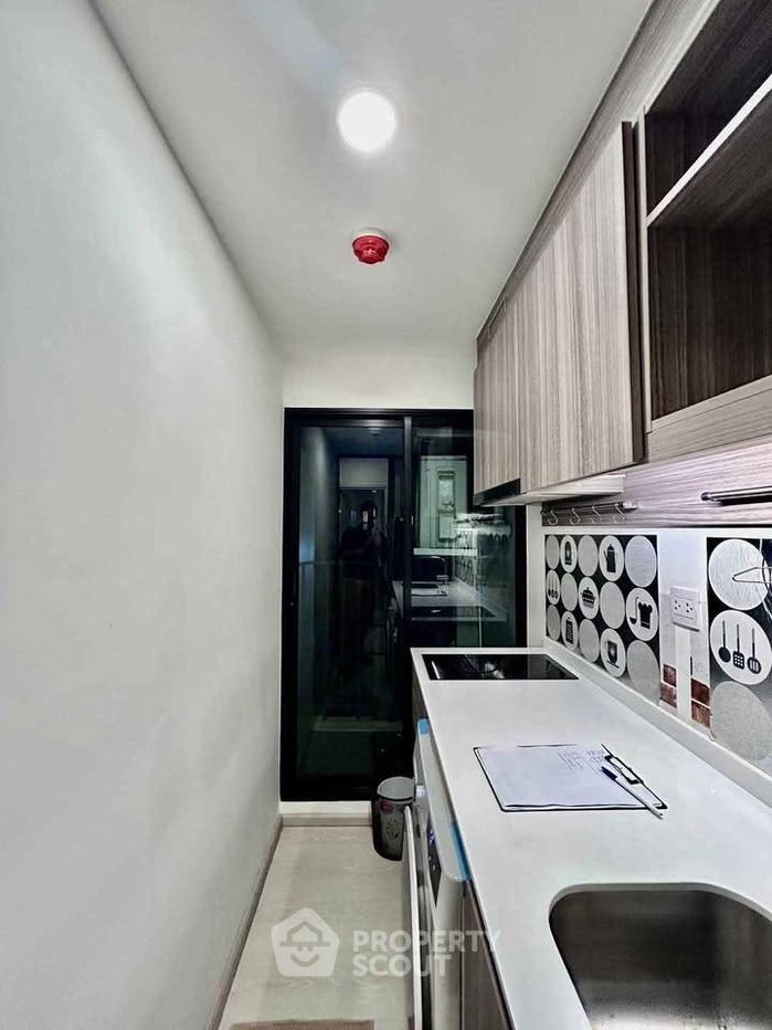 picture 1-BR Condo at Knightsbridge Phaholyothin Interchange in Anusawari (ID 2119515) - 8/13
