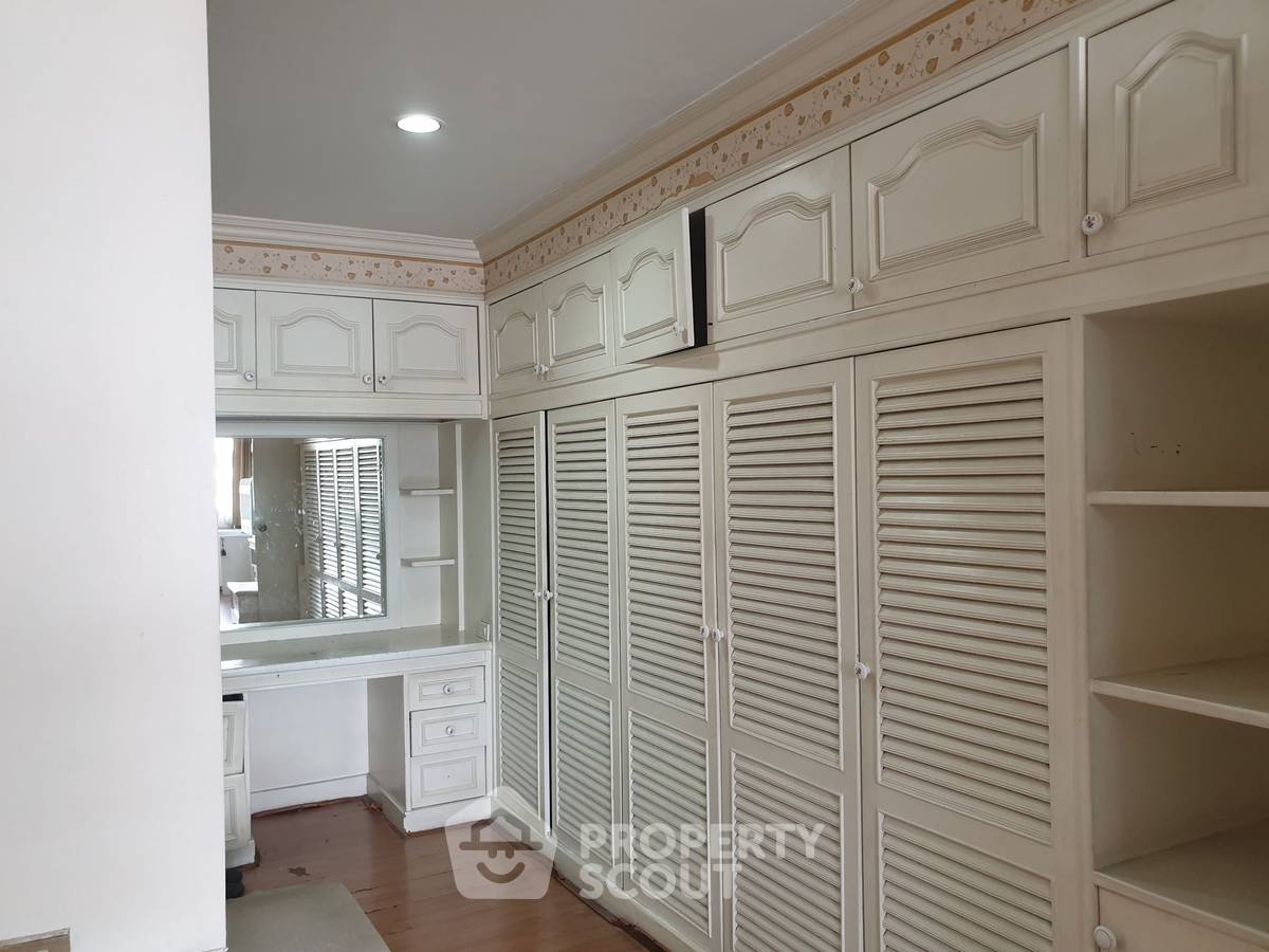 รูป คอนโด 3-ห้องนอน ที่ ดีเอส ทาวเวอร์ 1 ใกล้ BTS พร้อมพงษ์ (ID 1917817) - รูปที่ 8/16