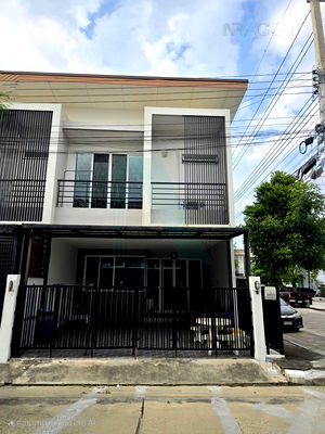Townhouses for sale ม.เอเชียอาคเนย์ : 📌 For Sell Town house THE MIRACLE PLUS PHET KASEM 63 3-story 3 bedroom 3 bathroom