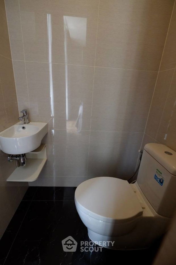 picture Studio Condo at Park Origin Phrom Phong near BTS Phrom Phong (ID 1520870) - 3/8