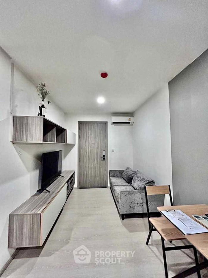 picture 1-BR Condo at Knightsbridge Phaholyothin Interchange in Anusawari (ID 2119515) - 1/13