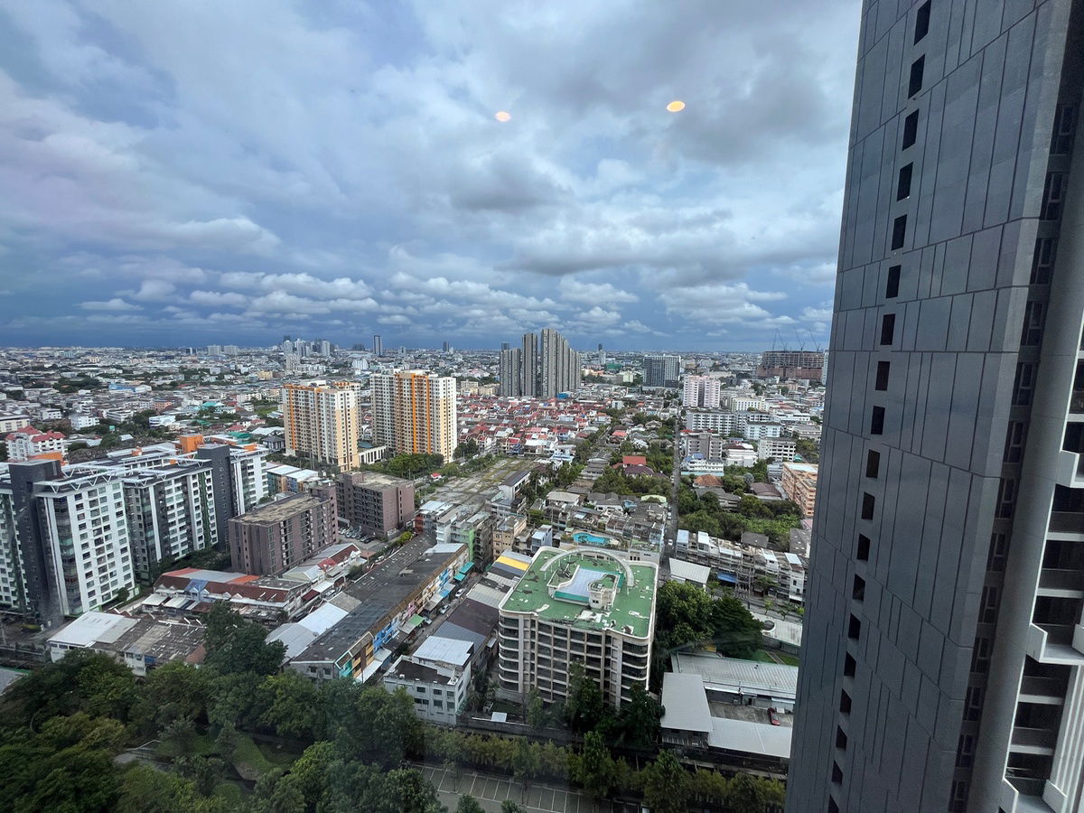 รูป For rent : Whizdom Essence Sukhumvit, 2 Bedrooms, 2 Bathrooms, Rent 35,000 Baht / Month, Ready to move as of today. - รูปที่ 12/14