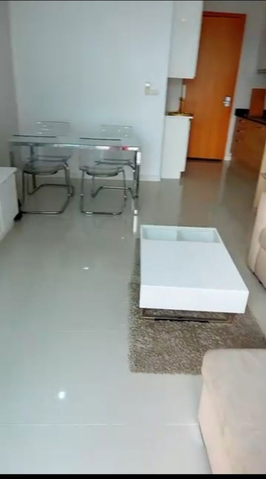 picture Circle Condominium for rent good deal  - 3/9