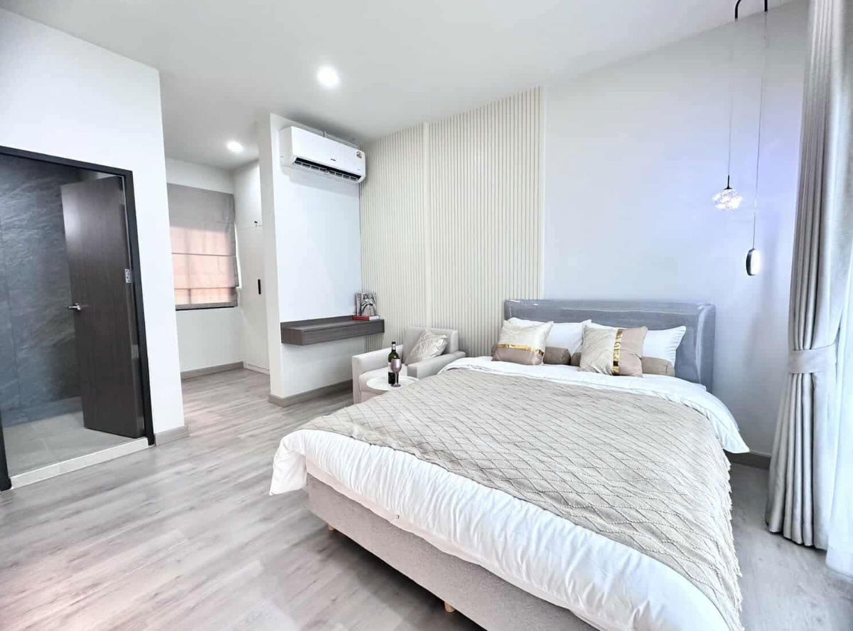 picture 🔥 *Modern Luxury Pool Villa* For sale❤️ ✨ *Price only 7.95 million baht* 🛏 4 bedrooms | 🛁 3 bathrooms | 🚗 2 parking spaces | 🏊‍♂️ Private pool - 14/24