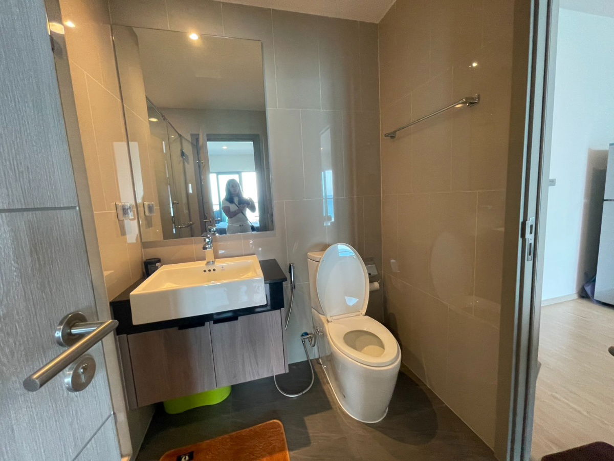 รูป For Rent – Symphony Condo Sriracha 2 Beds (S03-2107) High Floor | Private Sunset View | Large Balcony - รูปที่ 20/29