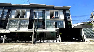 Townhouses for sale : 📌 For Sell Town house SAMMAKORN AVENUE RAMINTRA-WONGWAEN 3-story 3 bedroom 3 bathroom