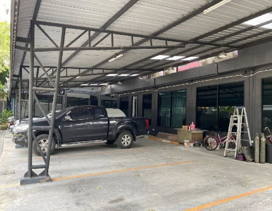 รูป ให้เช่าอาคารสำนักงาน 4 ชั้น ซอยนวมินทร์ เข้าซอยไม่ลึก ใกล้แยกรามอินทรา กม.8  / จอดรถ 10 คัน , แอร์ทั้งอาคาร เหมาะเป็นสำนักงาน จดบริษัทได้ - รูปที่ 3/15
