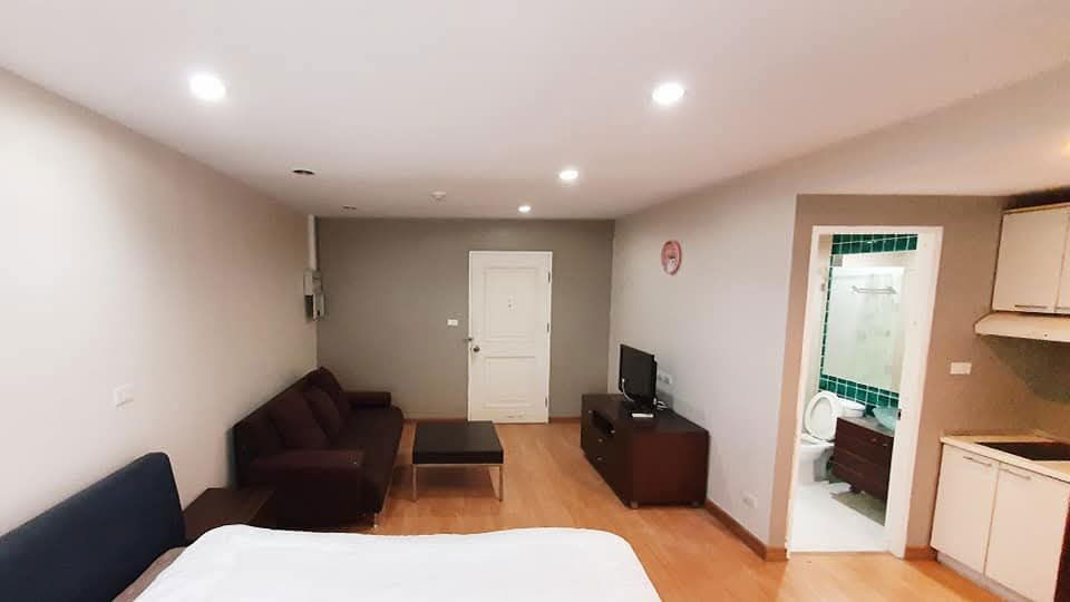 picture Condo for rent, The Pulse, Lat Phrao 44, size 33 sqm., rental price 7,000 baht. Interested, call 0894282491, Line ID: jeabmona - 6/15