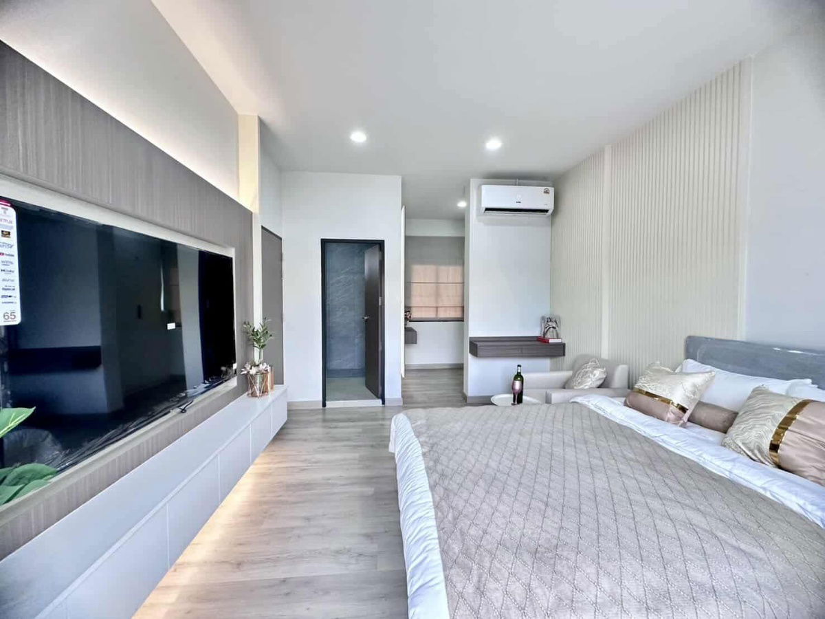picture 🔥 *Modern Luxury Pool Villa* For sale❤️ ✨ *Price only 7.95 million baht* 🛏 4 bedrooms | 🛁 3 bathrooms | 🚗 2 parking spaces | 🏊‍♂️ Private pool - 16/24