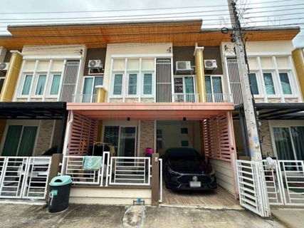 📌 ขายทาวน์เฮาส์ โครงการ โกลเด้น ทาวน์ ศรีนครินทร์-สุขุมวิท 2 ชั้น 4 ห้องนอน 2 ห้องน้ำ