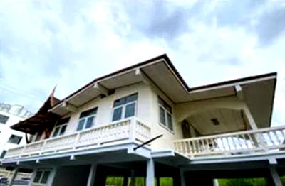 Houses for rent Bangkok : TriamUdomnomklao Sch 500m. MRT Sammakorn 1 km. 2-storey detached house for rent 40sq.wa. 160sq.m.