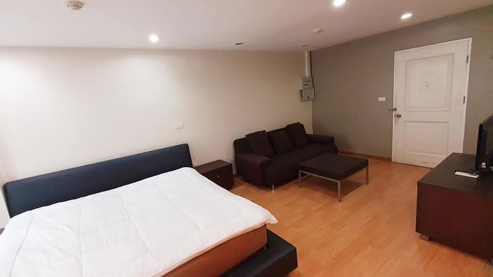 picture Condo for rent, The Pulse, Lat Phrao 44, size 33 sqm., rental price 7,000 baht. Interested, call 0894282491, Line ID: jeabmona - 4/15