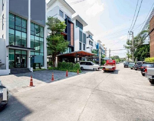รูป  ให้เช่าอาคารสำนักงาน / Home Office 5 ชั้น ซอยพัฒนาการ ถนนพัฒนาการ มีลิฟท์ในอาคาร จอดรถ 20 คัน เหมาะทำคลินิกเสริมความงาม , ธุรกิจ Online จดบริษัทได้ - รูปที่ 2/11
