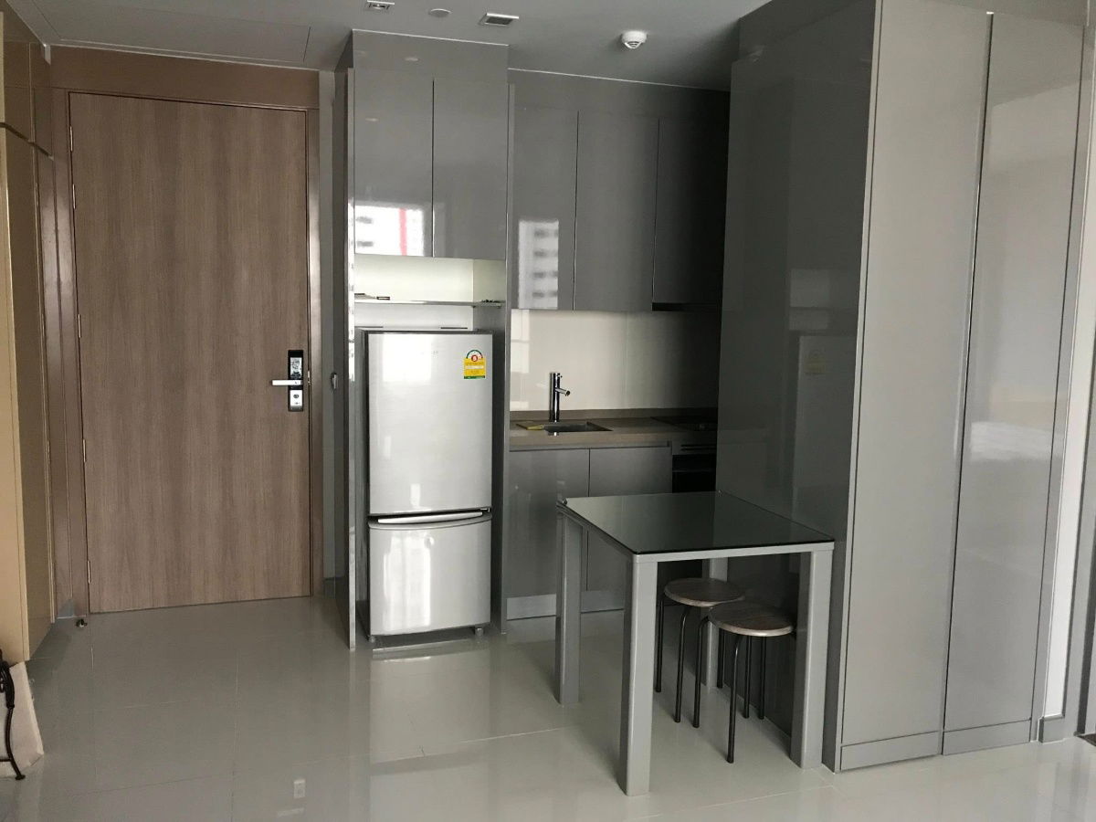 picture Condo for rent M Silom near BTS Chong Nonsi 40,000 baht Property code: RS743 - 4/13